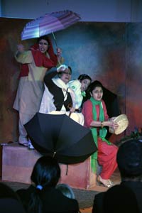 Handful of Henna performance