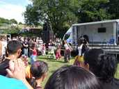 Crowd clap for the Roma dancers