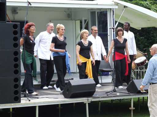 SOSA-XA! singing group on stage