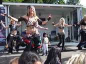 Zubaidah joined a tiny dancer from the crowd