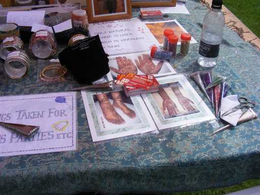 Henna paraphanalia