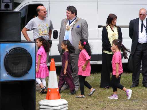 Lord Mayor and children
