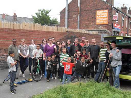 Jubilee In Eden - litter-picking in Page Hall