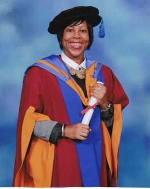 Dr Sharon Curtis